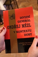 Kniha autorů Zdeňka Klobouka a Petra Indráka.